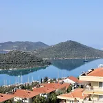 Lacivert Appartement